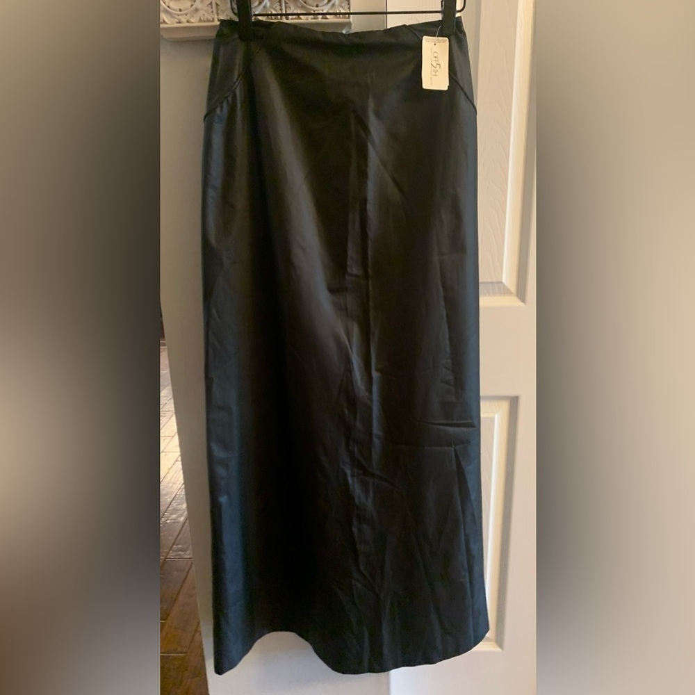 Saks 5th Avenue Outlet Emma Black Elegant Maxi Skirt NWT - SZ